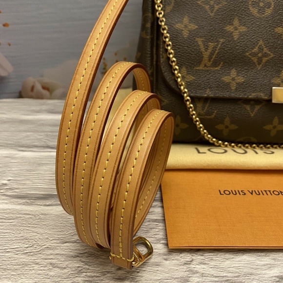 Louis Vuitton Favorite MM Monogram Chain Clutch Crossbody (DU4123) - Picture 5 of 12